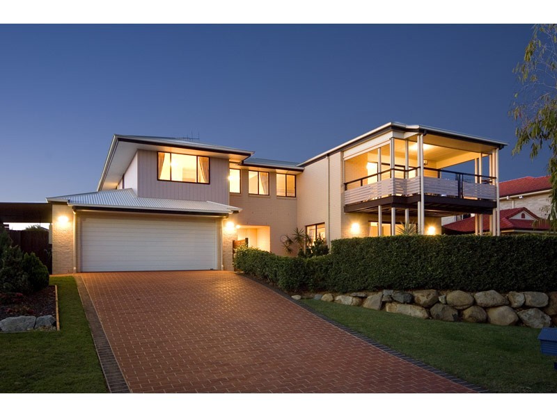 5 Brampton Close, Redland Bay QLD 4165