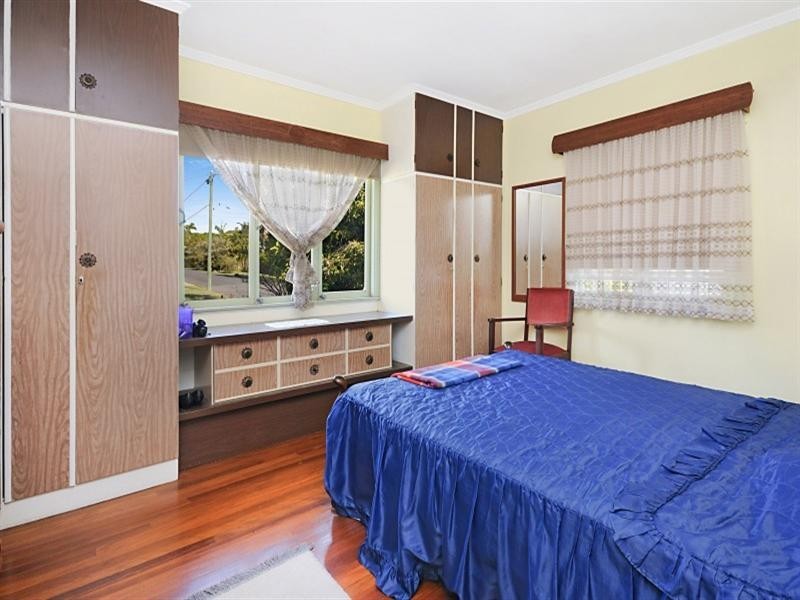 15 Heymer Street, Wynnum QLD 4178