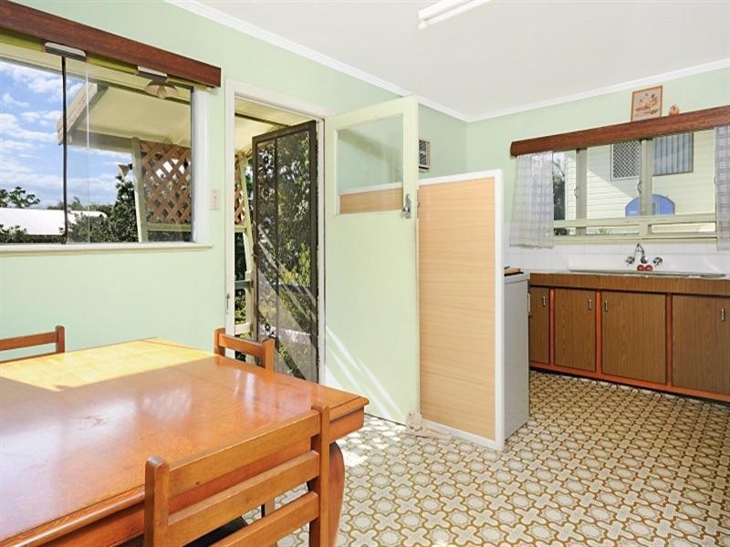 15 Heymer Street, Wynnum QLD 4178