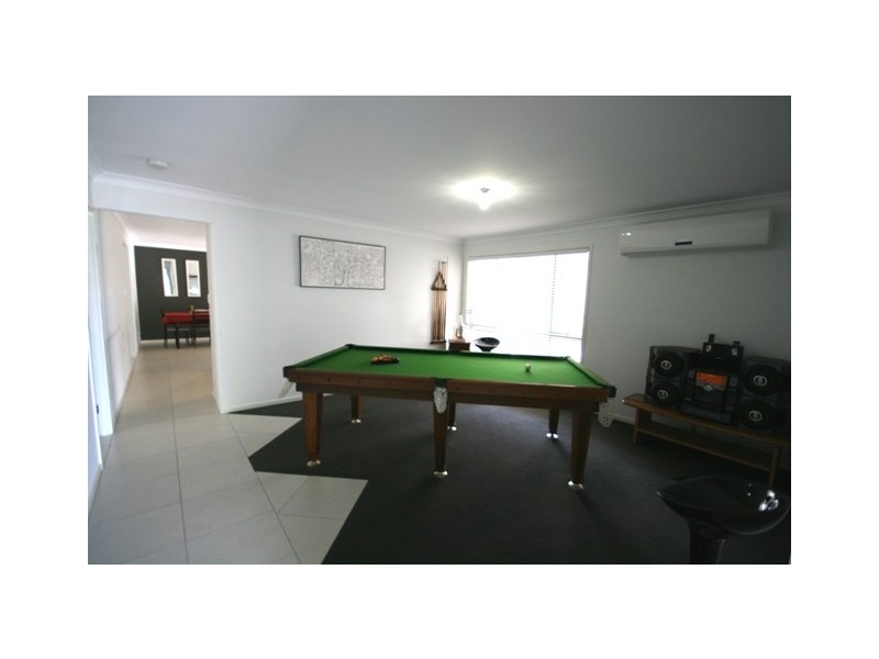 4 Forrest Street, Redland Bay QLD 4165