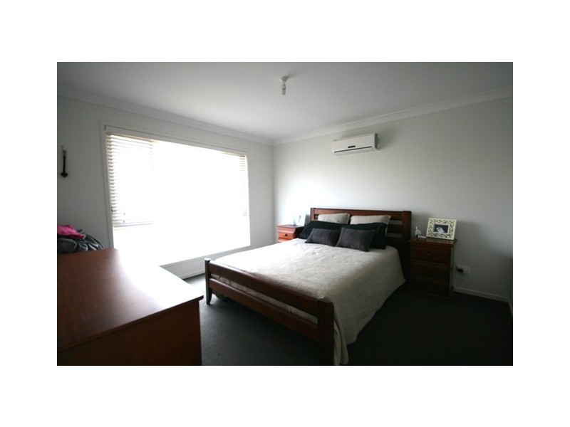 4 Forrest Street, Redland Bay QLD 4165