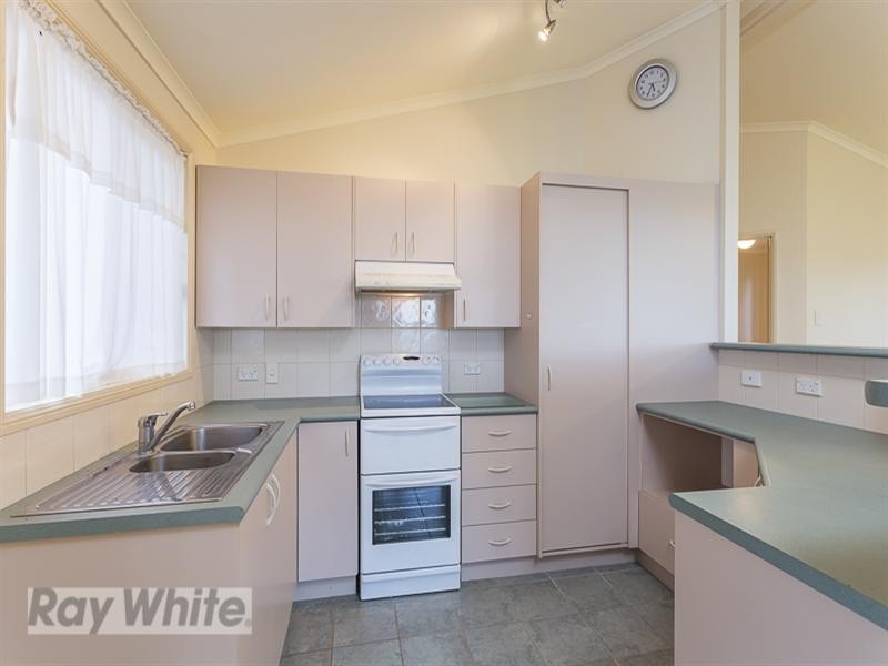 9 Lovell Parade, Lamb Island QLD 4184