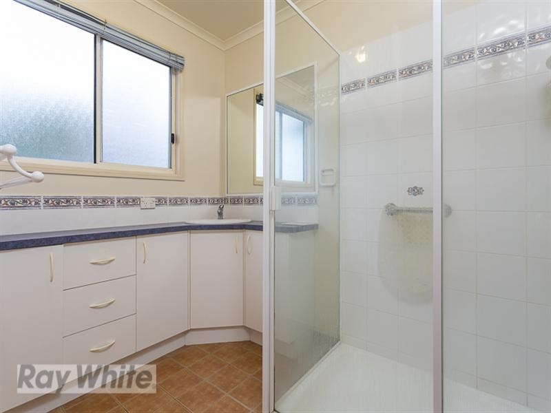 9 Lovell Parade, Lamb Island QLD 4184