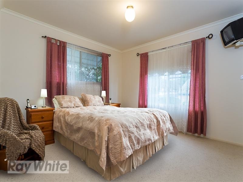 9 Lovell Parade, Lamb Island QLD 4184