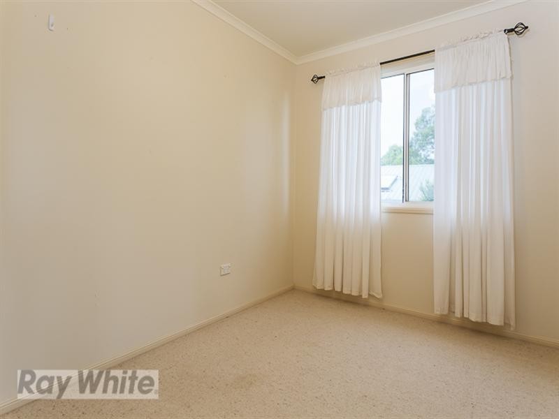 9 Lovell Parade, Lamb Island QLD 4184