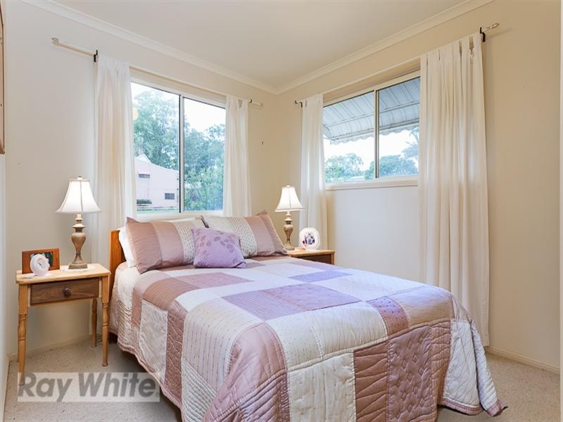 9 Lovell Parade, Lamb Island QLD 4184