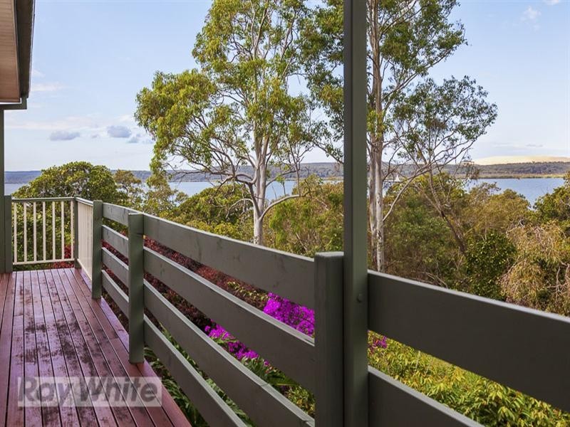 9 Lovell Parade, Lamb Island QLD 4184