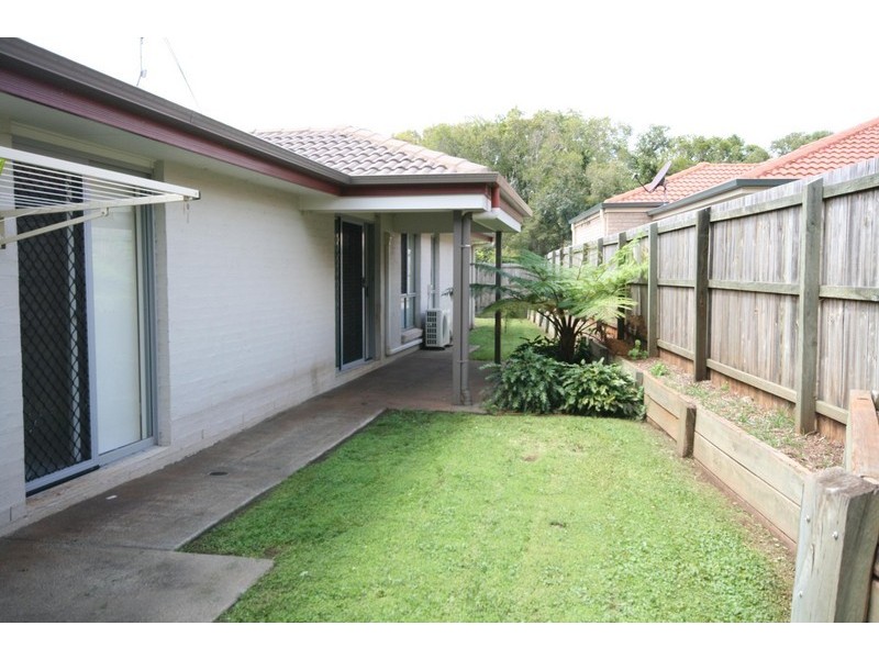 8 Green Place, Redland Bay QLD 4165
