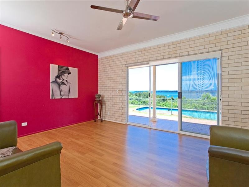 12 Wilson Esplanade, Redland Bay QLD 4165