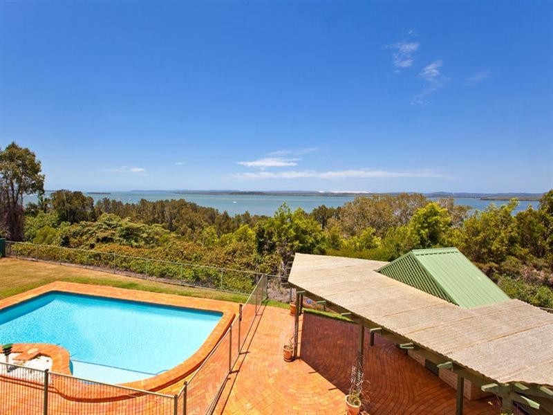 12 Wilson Esplanade, Redland Bay QLD 4165