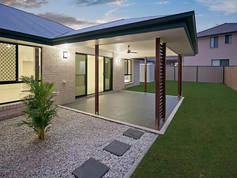 19 Bankswood Drive, Redland Bay QLD 4165