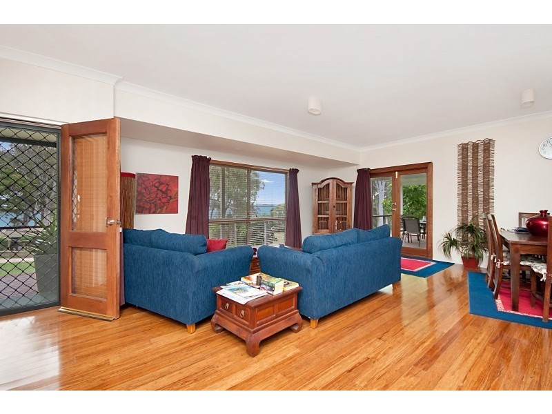 35 Tina Avenue, Lamb Island QLD 4184