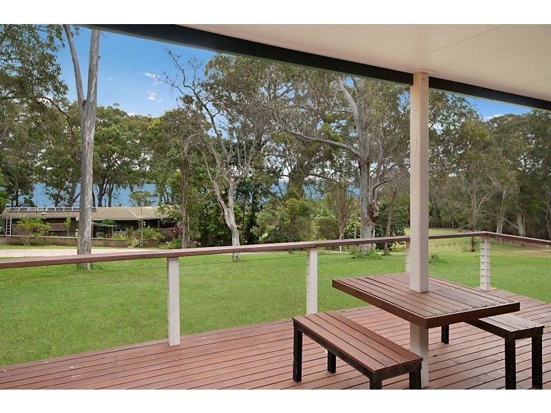 35 Tina Avenue, Lamb Island QLD 4184