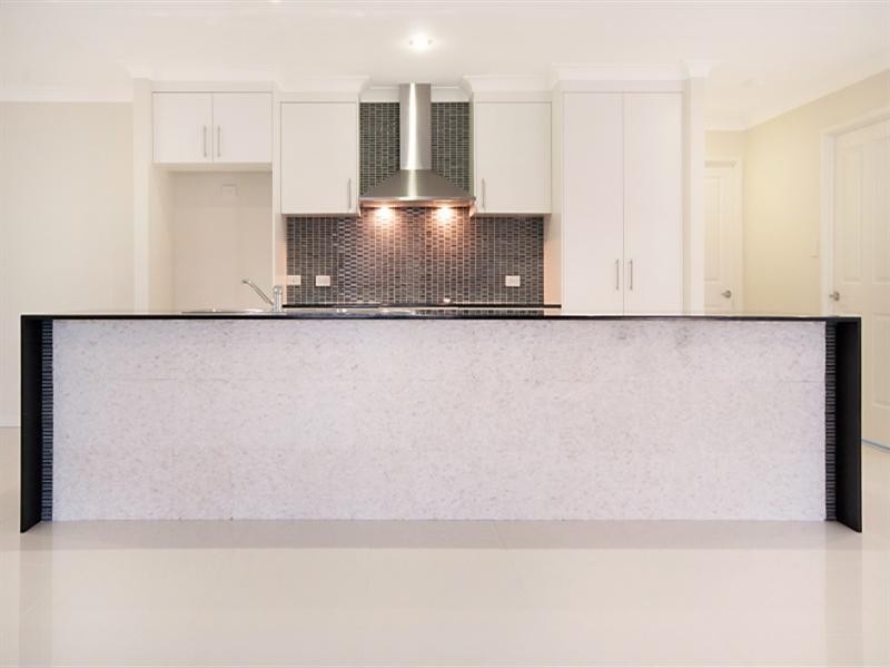 19 Bankswood Drive, Redland Bay QLD 4165