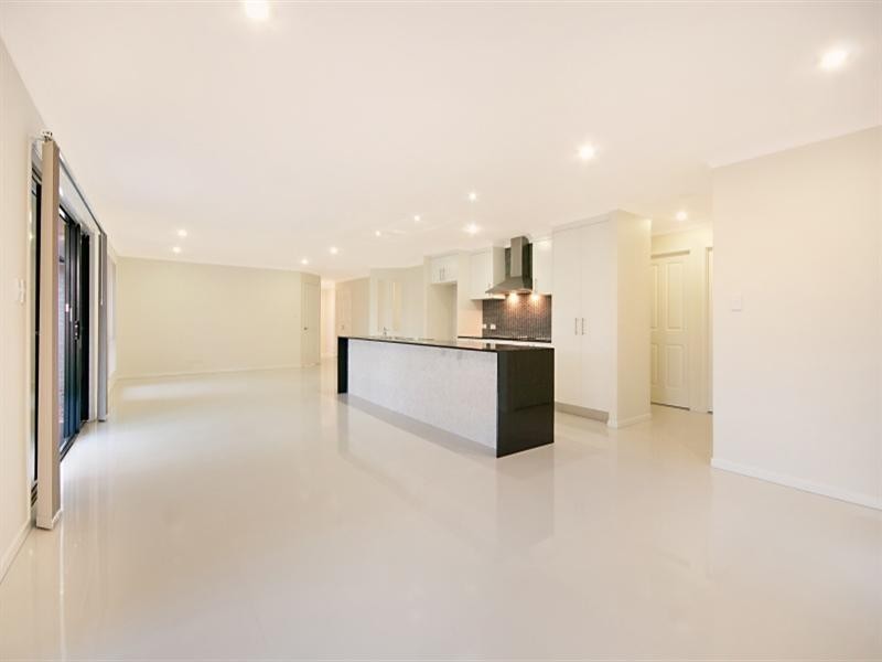 19 Bankswood Drive, Redland Bay QLD 4165