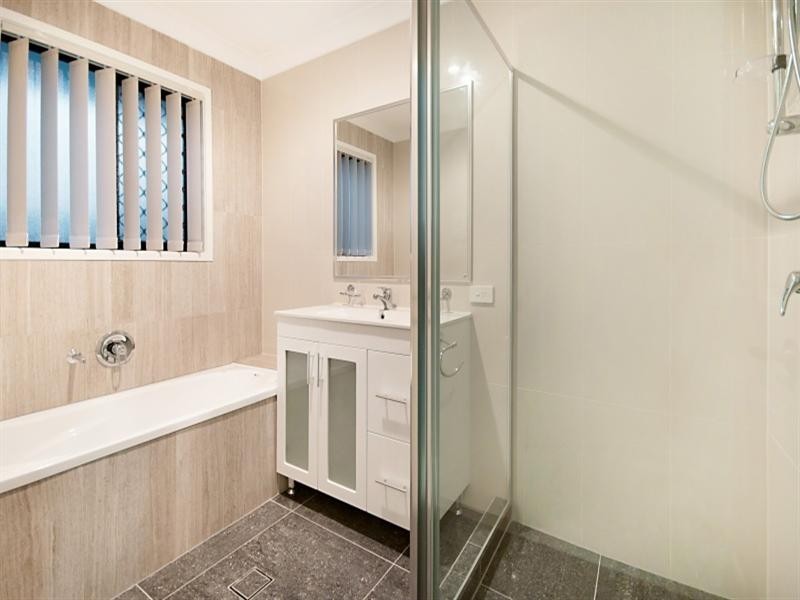 19 Bankswood Drive, Redland Bay QLD 4165