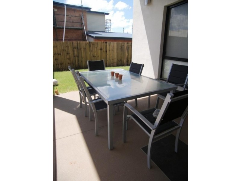 11 Highland Place, Redland Bay QLD 4165