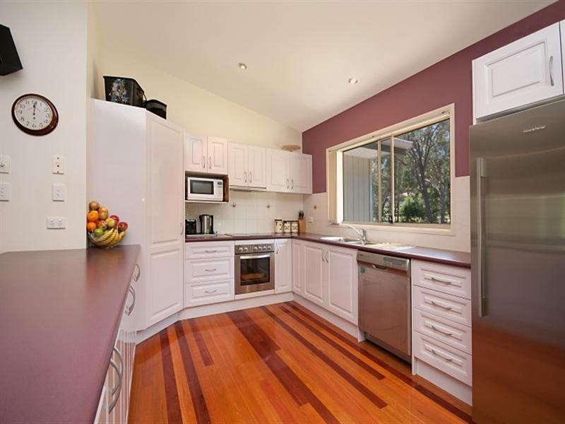 2 President Terrace, Macleay Island QLD 4184