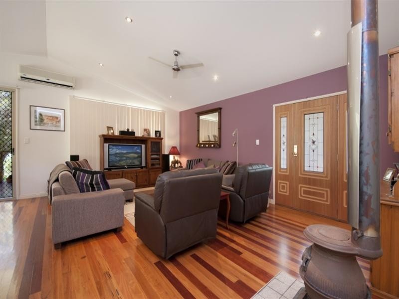 2 President Terrace, Macleay Island QLD 4184