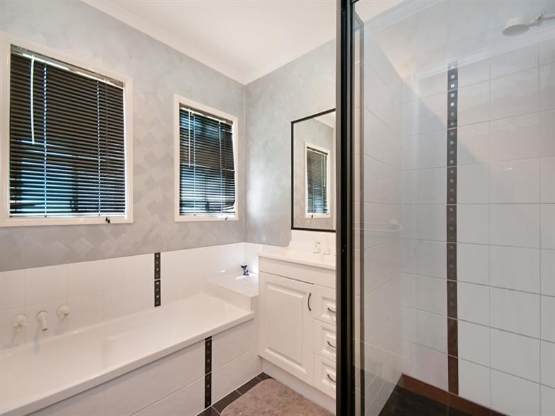 2 President Terrace, Macleay Island QLD 4184