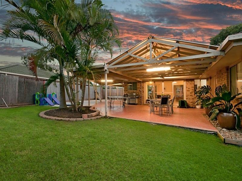 4 Niblick Way, Redland Bay QLD 4165