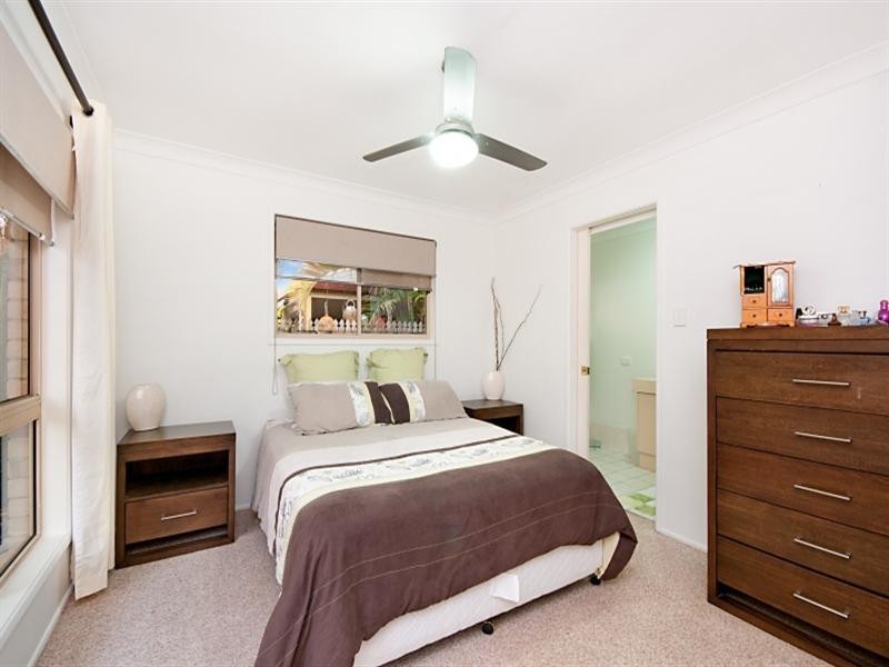 4 Niblick Way, Redland Bay QLD 4165