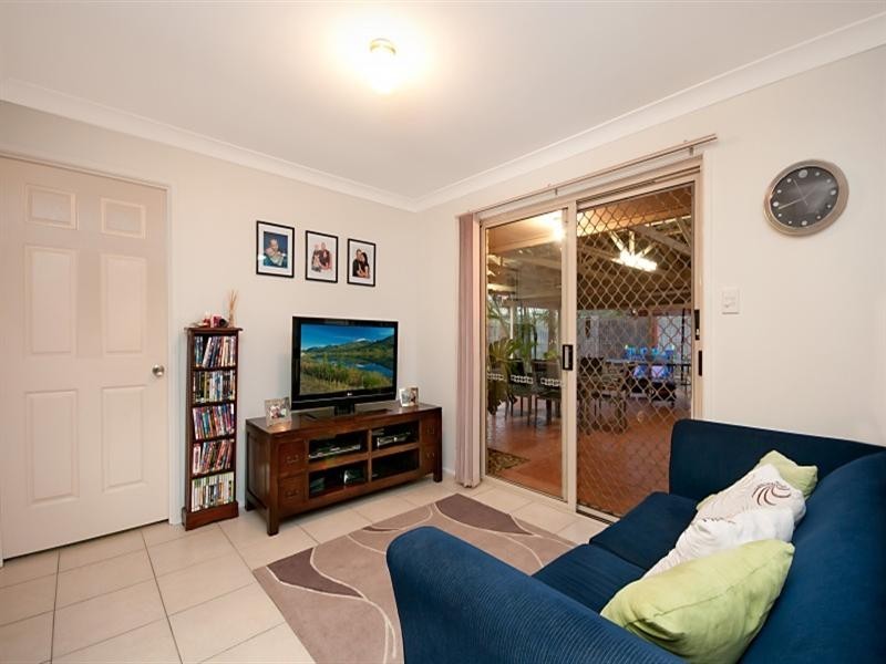 4 Niblick Way, Redland Bay QLD 4165