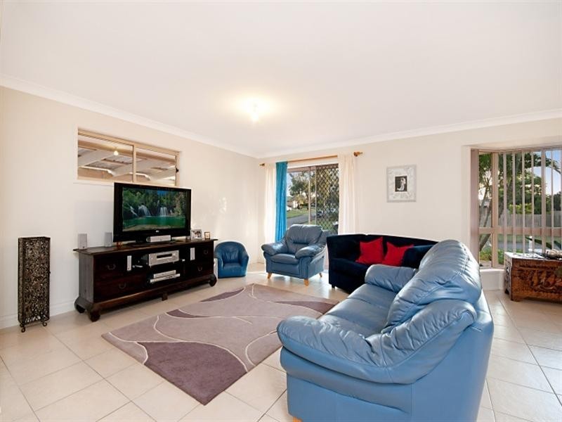 4 Niblick Way, Redland Bay QLD 4165