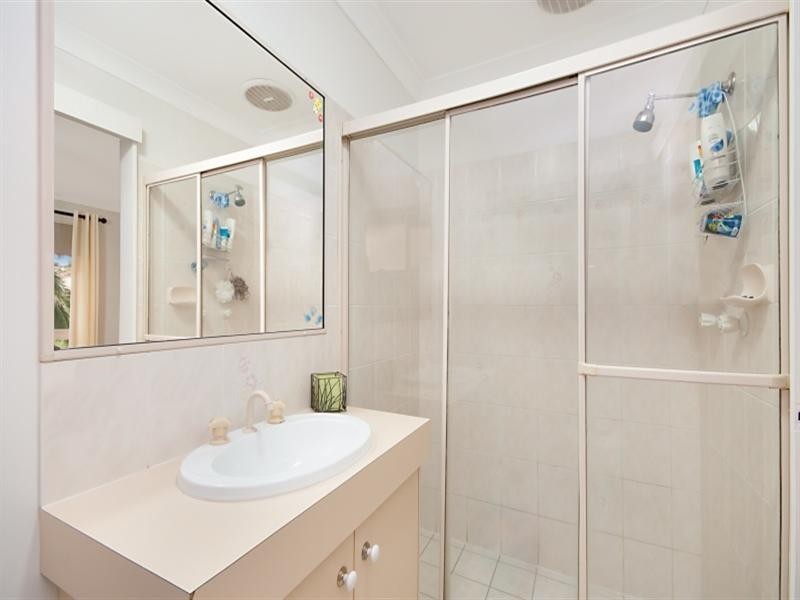 4 Niblick Way, Redland Bay QLD 4165