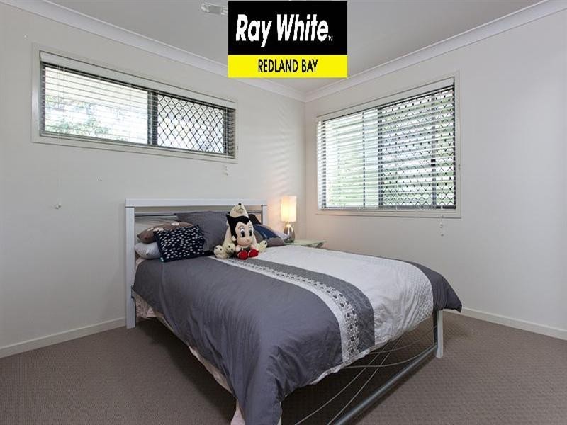 4/4 Moore Street, Victoria Point QLD 4165