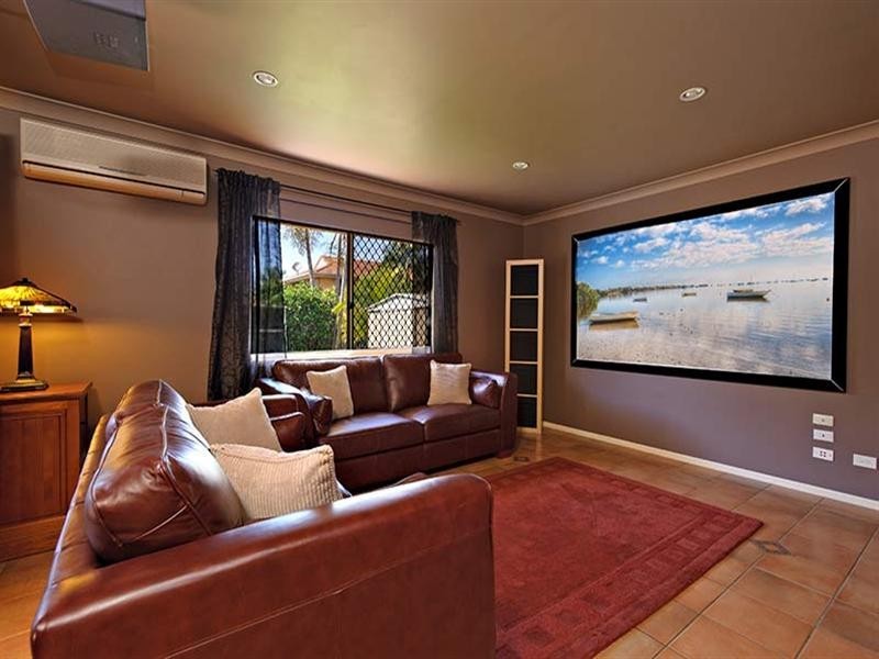 19 Bangalow Street, Victoria Point QLD 4165