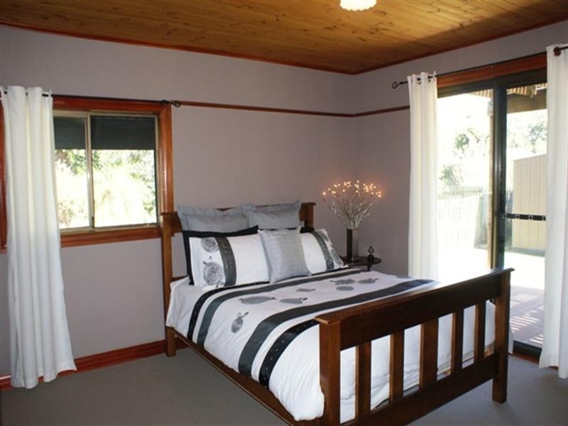 221 Main Street, Redland Bay QLD 4165