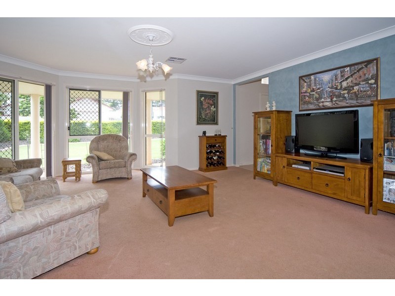 4 Bartlett Terrace, Redland Bay QLD 4165