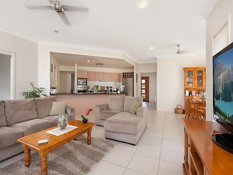 13 Dennison Court, Redland Bay QLD 4165