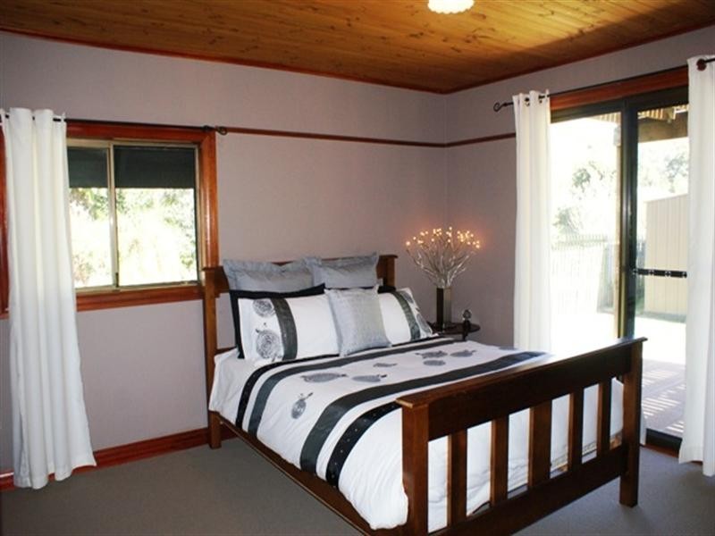 221 Main Street, Redland Bay QLD 4165