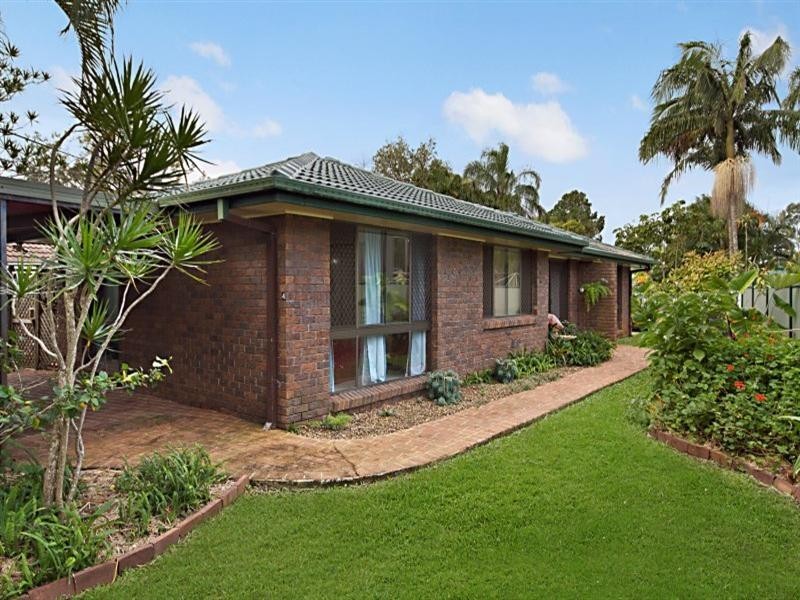 4 Pine Terrace, Redland Bay QLD 4165