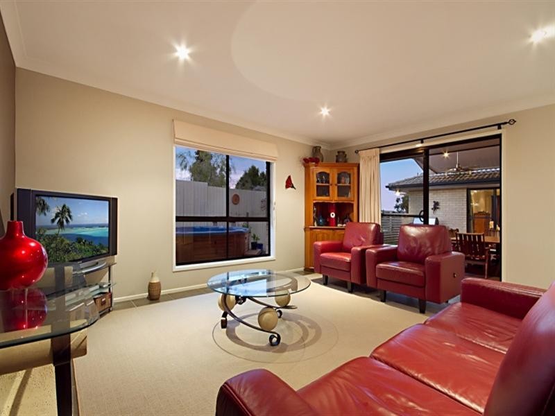 48 Spinnaker Circuit, Redland Bay QLD 4165