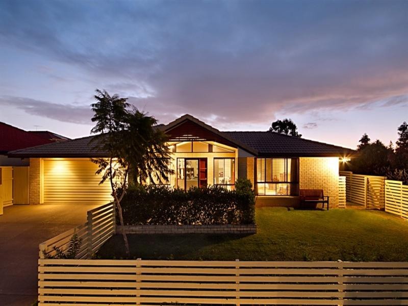 48 Spinnaker Circuit, Redland Bay QLD 4165