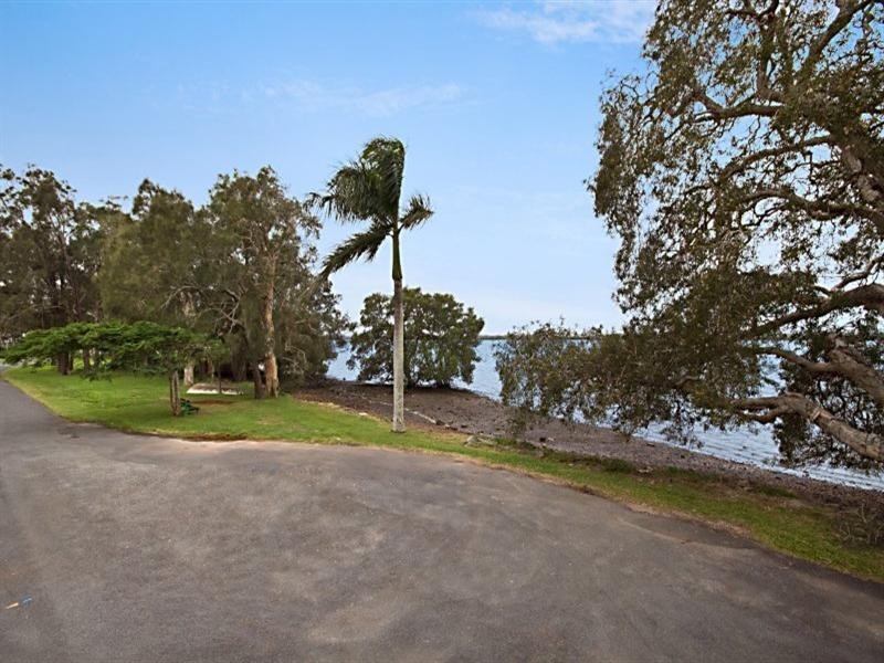 115 Torquay Road, Redland Bay QLD 4165