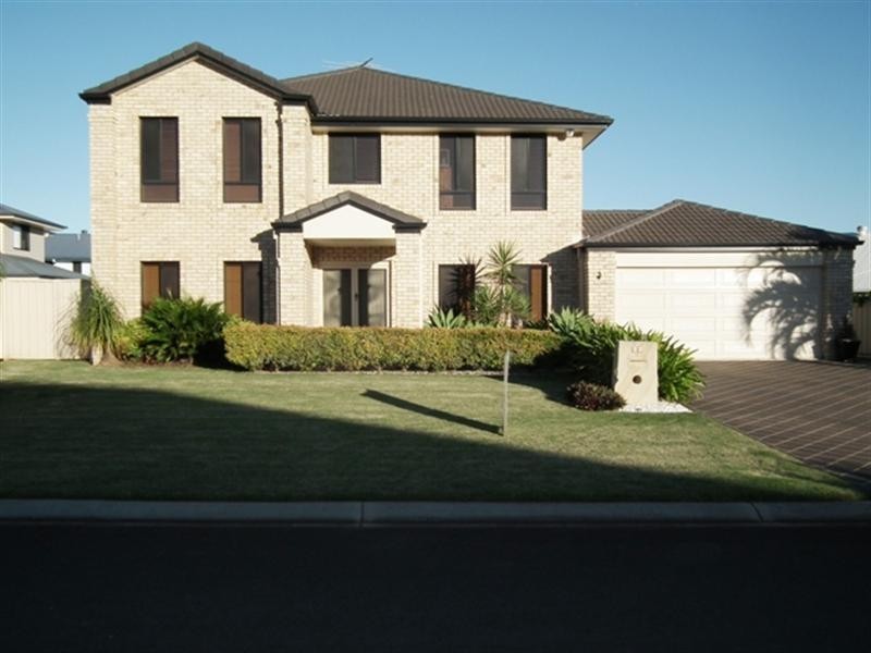 33 Kimbolton Drive, Redland Bay QLD 4165