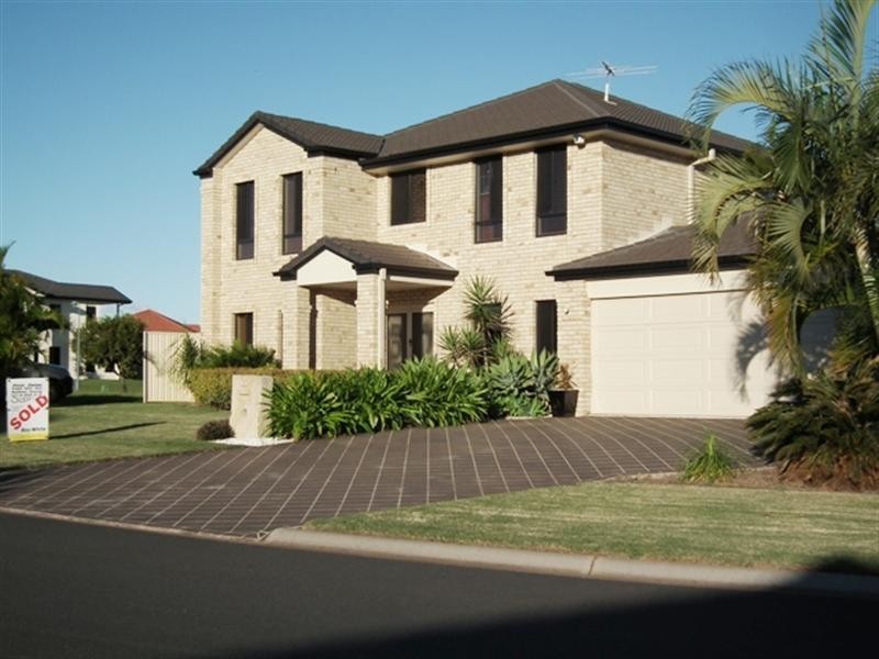 33 Kimbolton Drive, Redland Bay QLD 4165