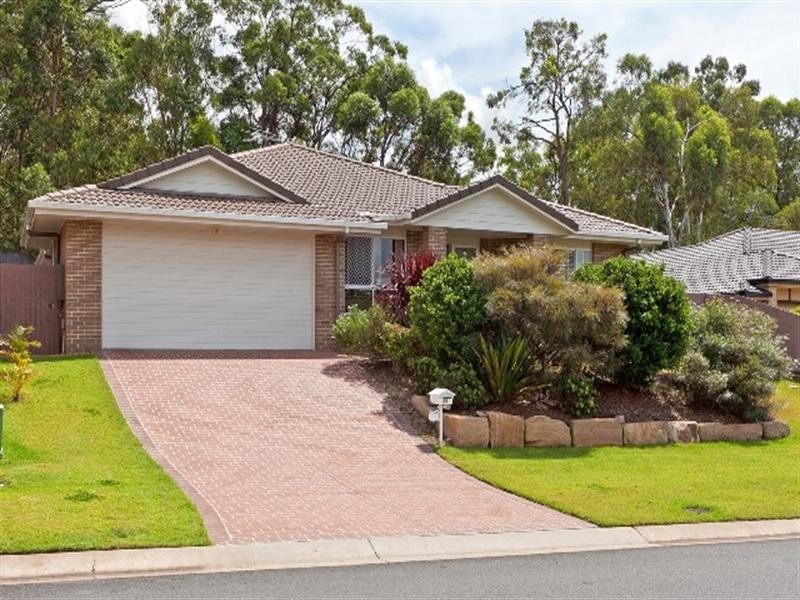 29 Emperor Drive, Redland Bay QLD 4165
