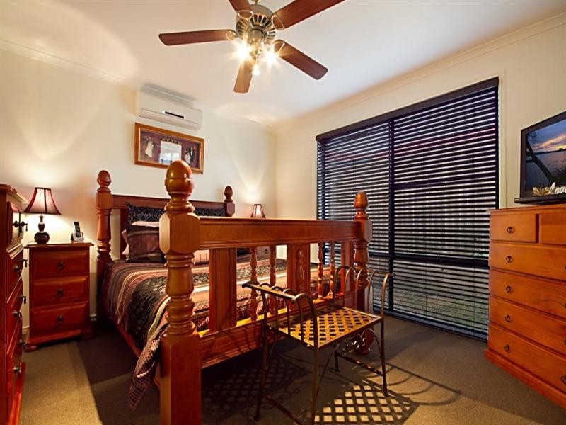 2 Portland Parade, Redland Bay QLD 4165