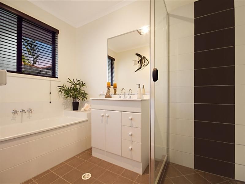 2 Portland Parade, Redland Bay QLD 4165