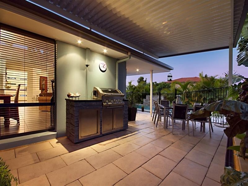 2 Portland Parade, Redland Bay QLD 4165