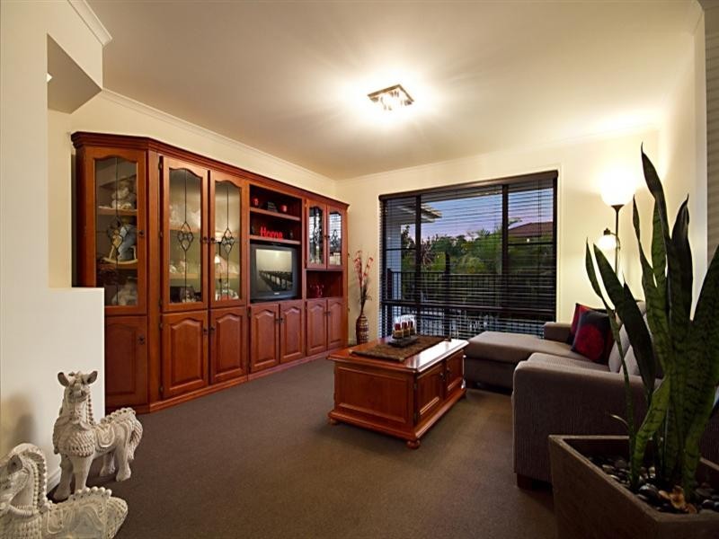 2 Portland Parade, Redland Bay QLD 4165