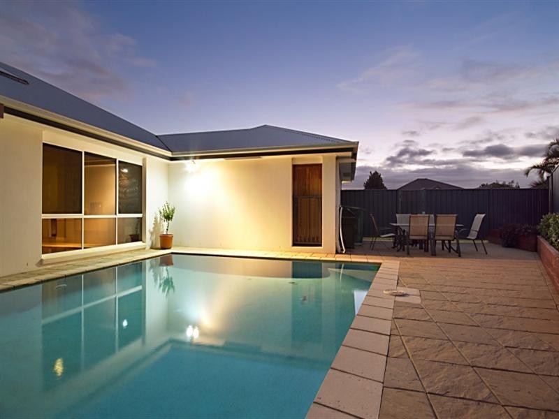 31 Kimbolton Drive, Redland Bay QLD 4165