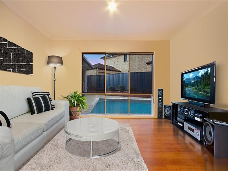 31 Kimbolton Drive, Redland Bay QLD 4165