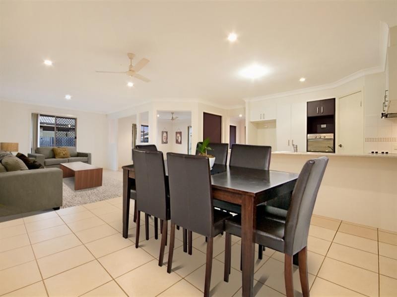 15 Portland Parade, Redland Bay QLD 4165