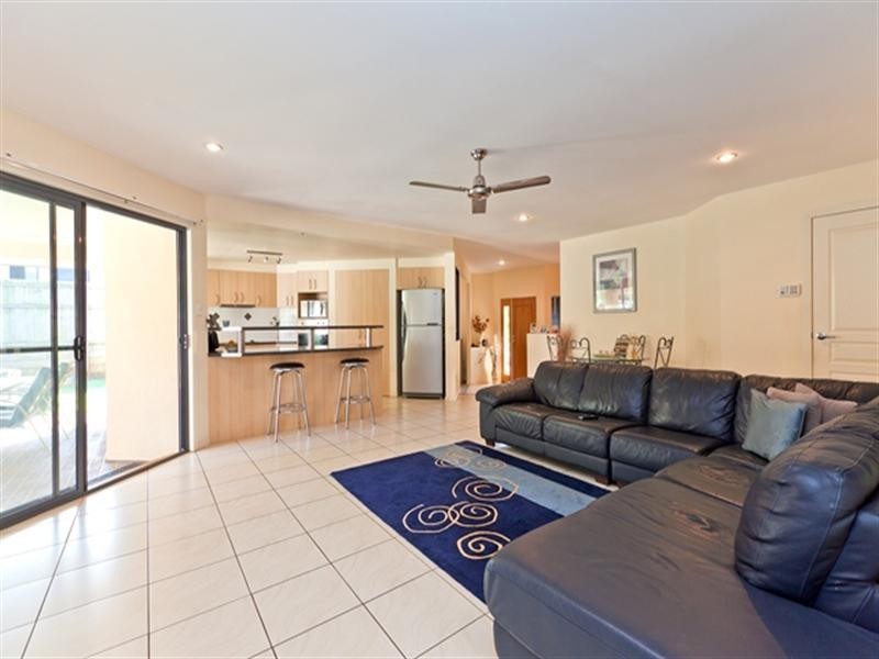 12 Butler Place, Redland Bay QLD 4165